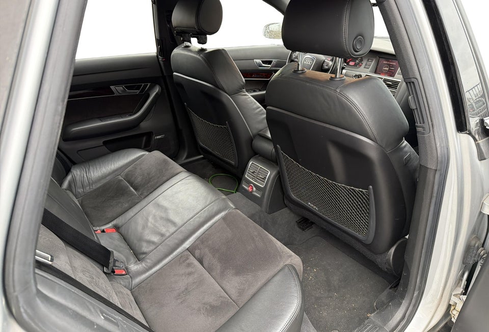 Audi A6 4,2 V8 Avant quattro Tiptr. 5d