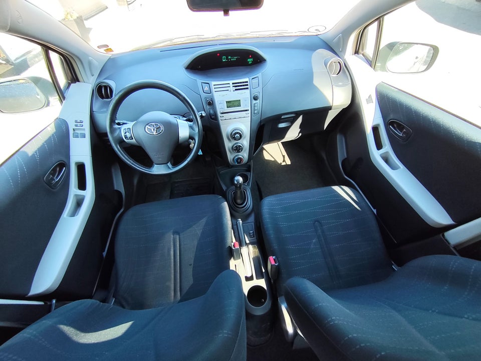 Toyota Yaris 1,3 Luna 5d