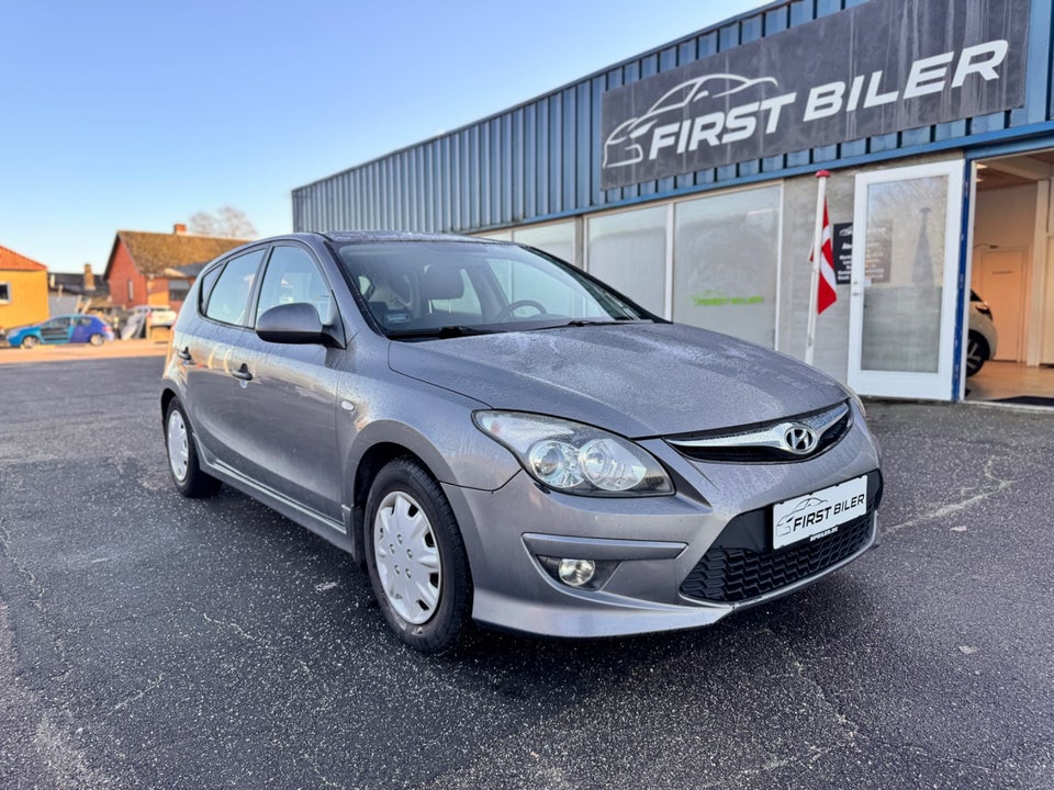 Hyundai i30 1,6 CRDi 90 Comfort Eco 5d