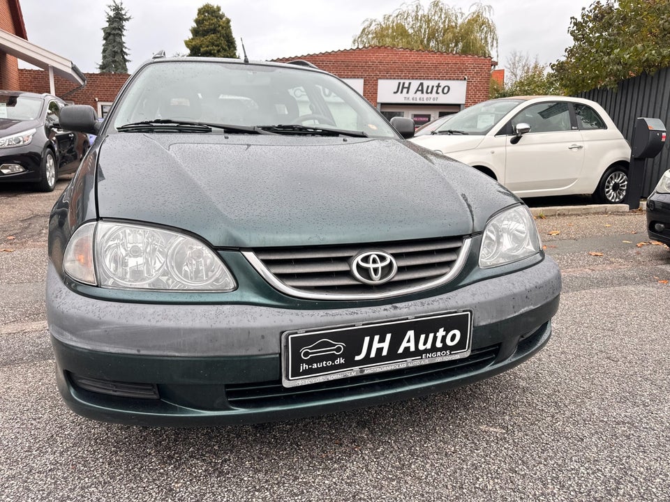 Toyota Avensis 1,8 Luna stc. 5d