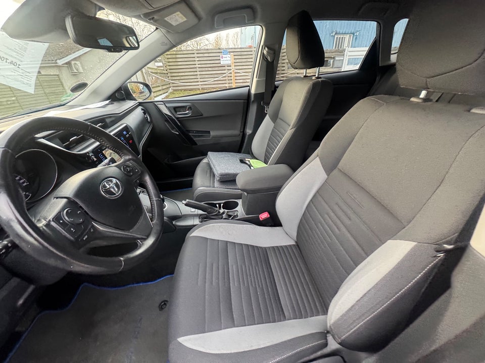 Toyota Auris 1,8 Hybrid H2 Comfort CVT 5d