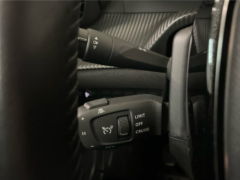 Peugeot 2008 1,2 PureTech 100 Allure 5d