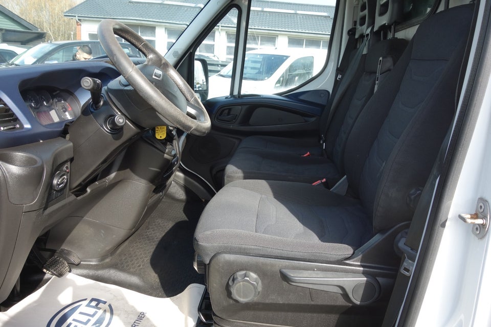 Iveco Daily 2,3 35S16 12m³ Van AG8