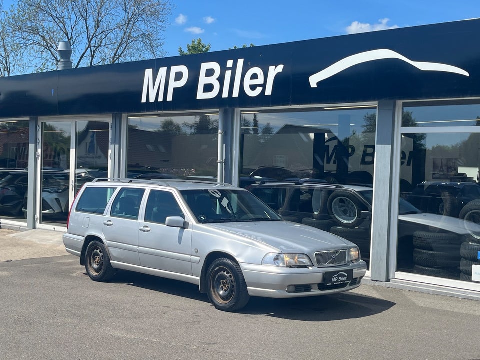 Volvo V70 2,4  5d