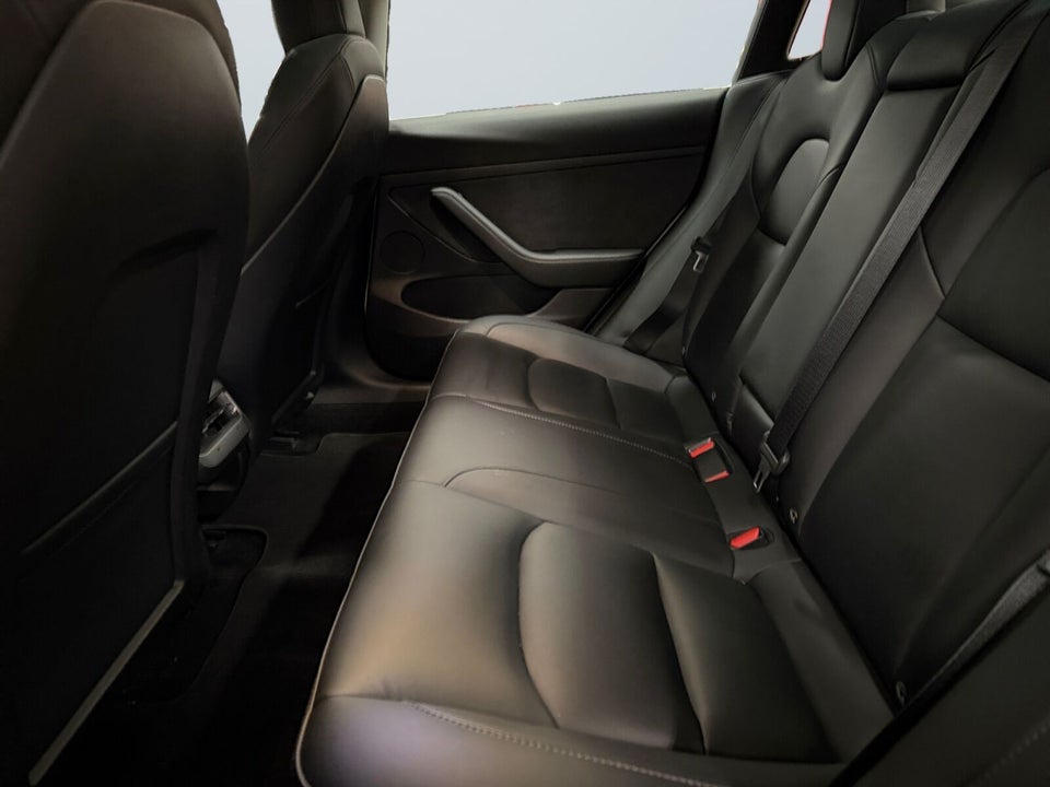 Tesla Model 3 RWD 4d