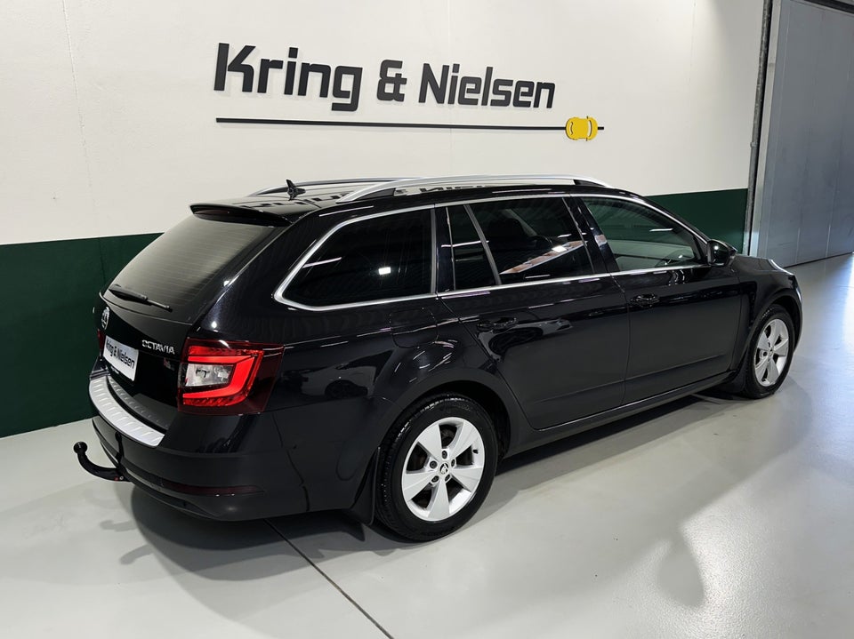 Skoda Octavia 2,0 TDi 150 Celebration Combi DSG 5d