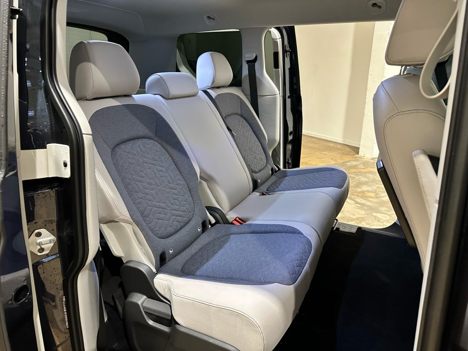 VW ID.Buzz 77 Pro SWB 5d