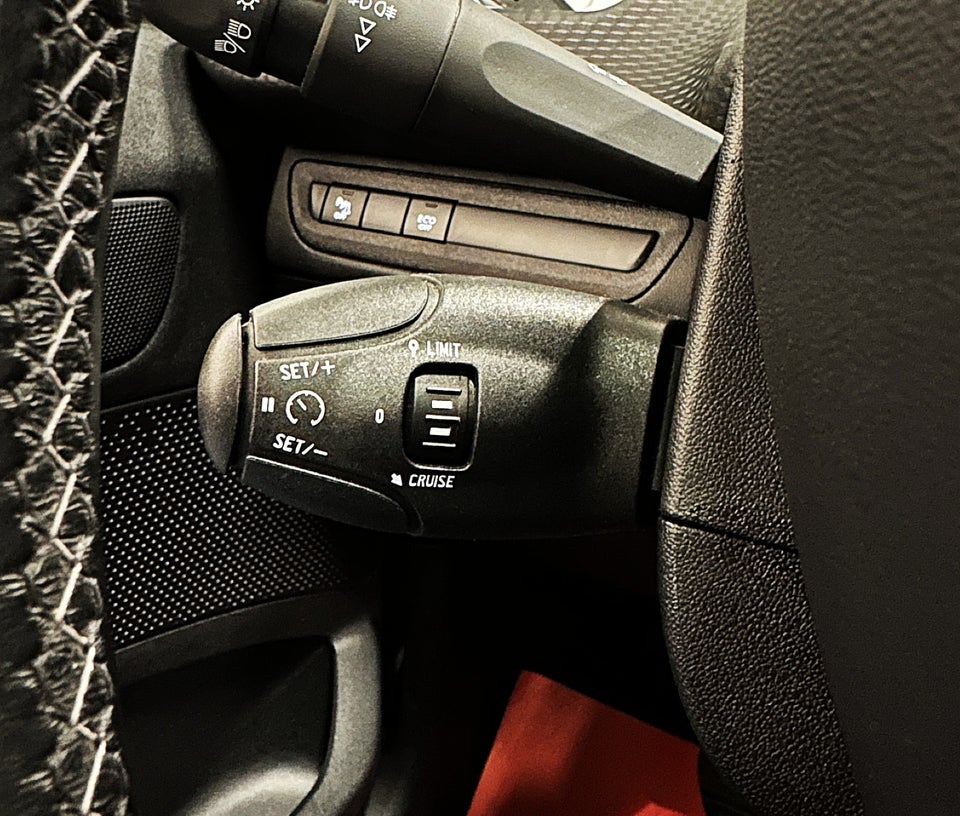 Peugeot 208 1,5 BlueHDi 100 Prestige 5d