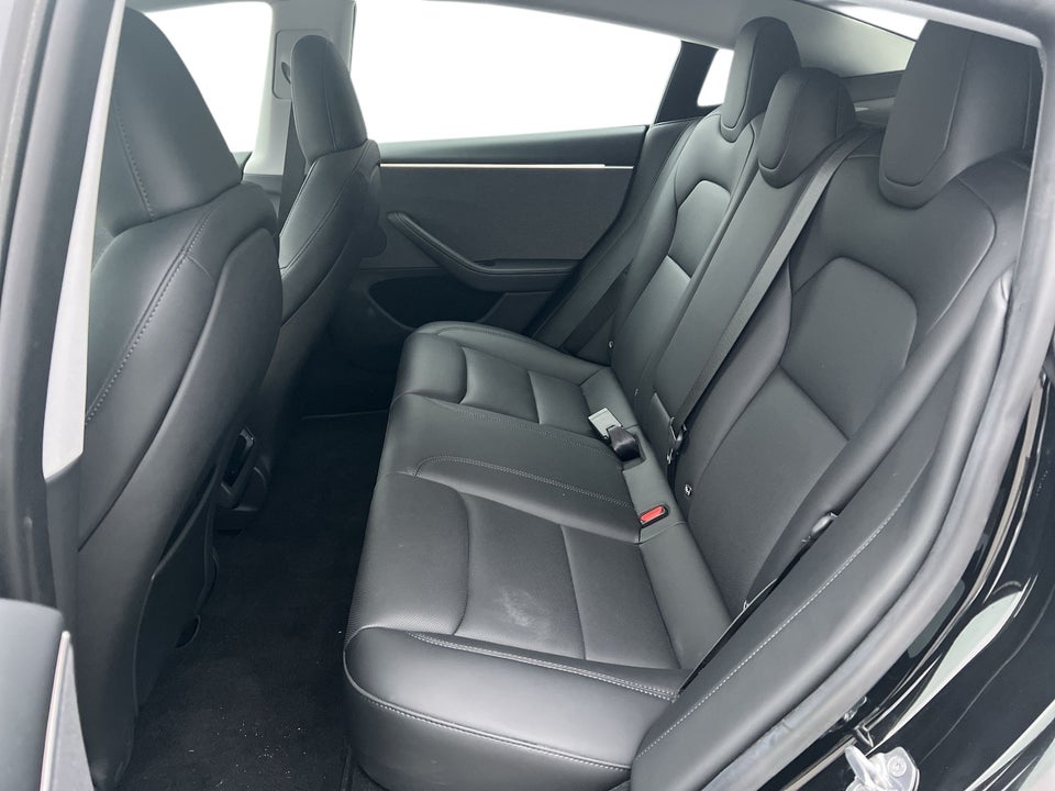 Tesla Model 3 Long Range RWD 4d