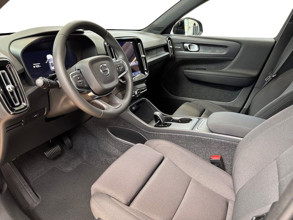 Volvo EX40 Extended Range Black Edition Excess 5d