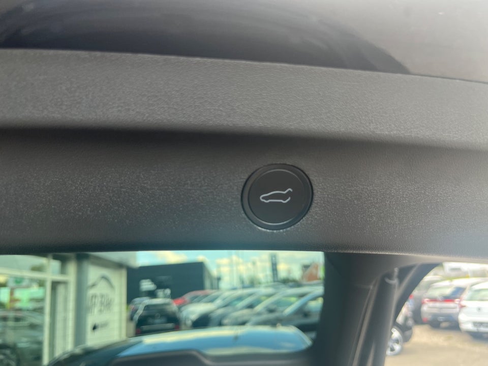 Tesla Model Y Long Range AWD 5d