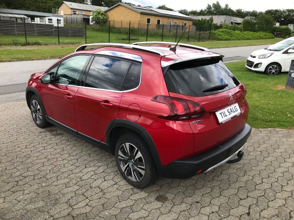 Peugeot 2008 1,5 BlueHDi 100 Prestige Sky 5d