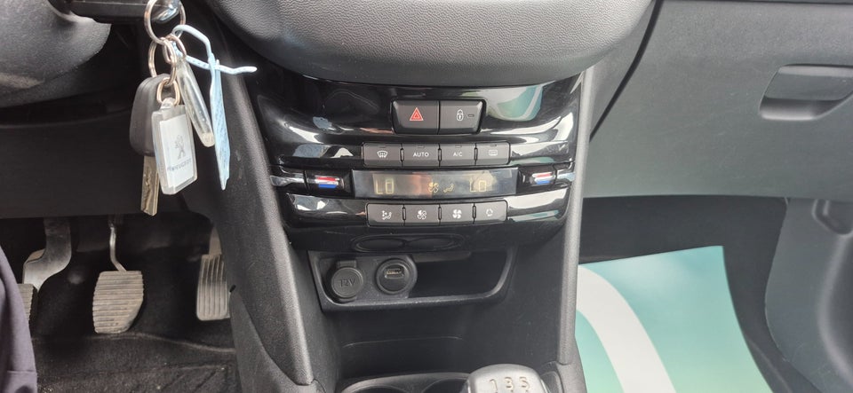 Peugeot 208 1,6 BlueHDi 100 Allure 5d