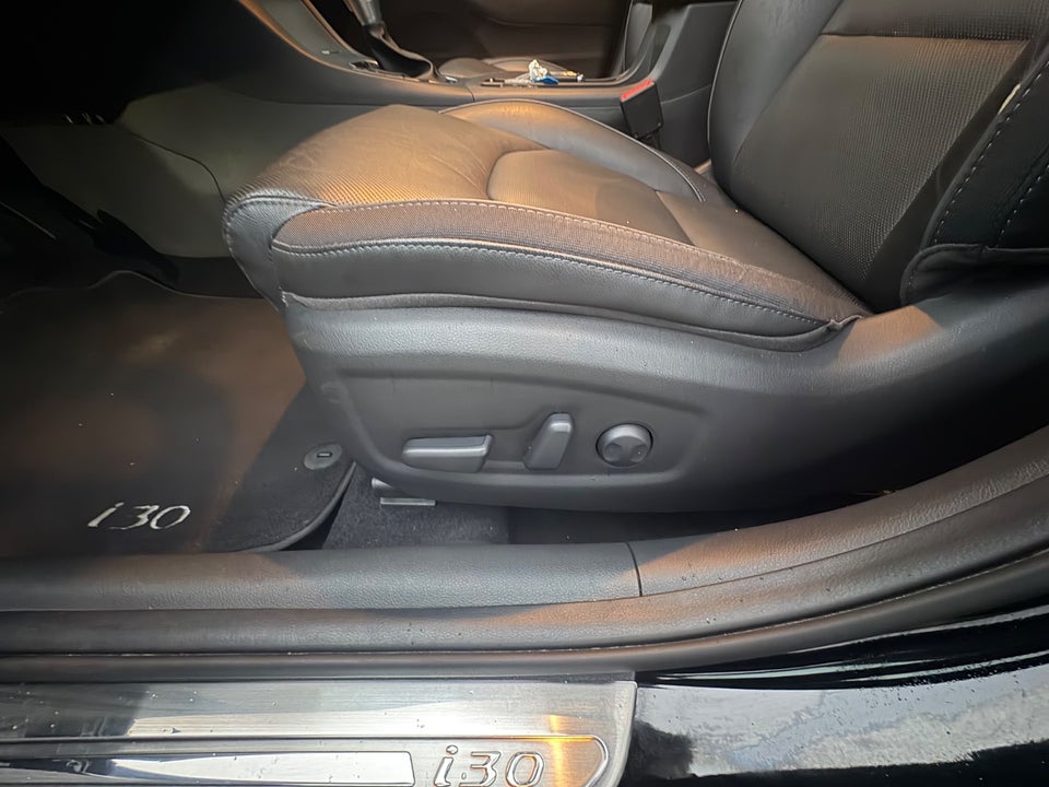 Hyundai i30 1,6 CRDi mHEV Advanced DCT 5d