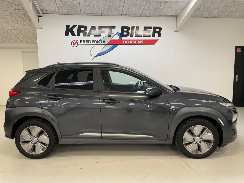 Hyundai Kona 64 EV Essential 5d