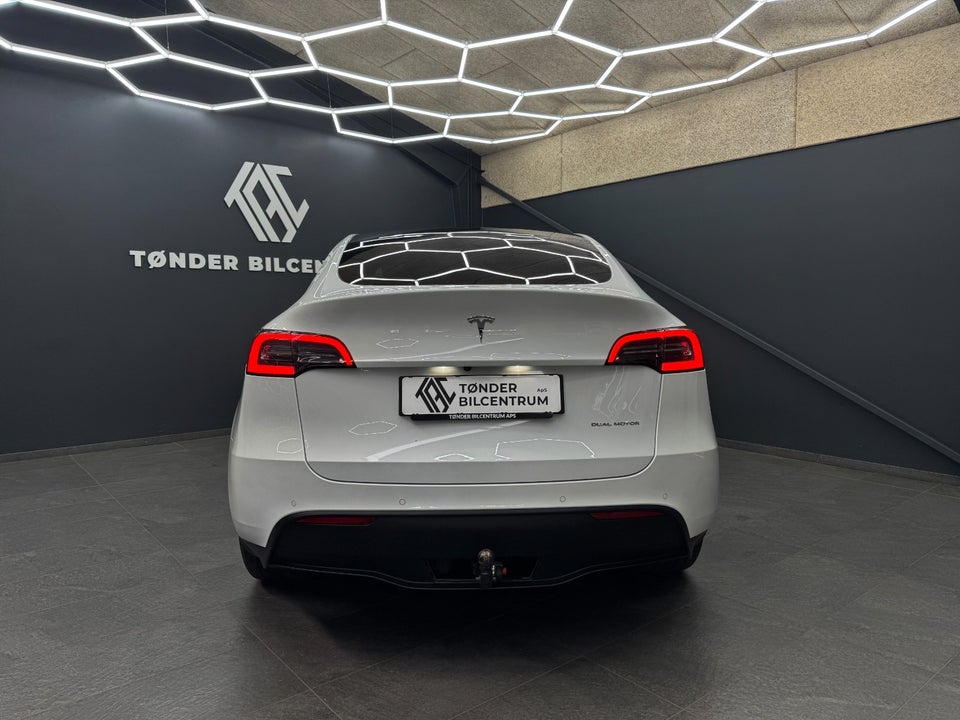 Tesla Model Y Long Range AWD 5d