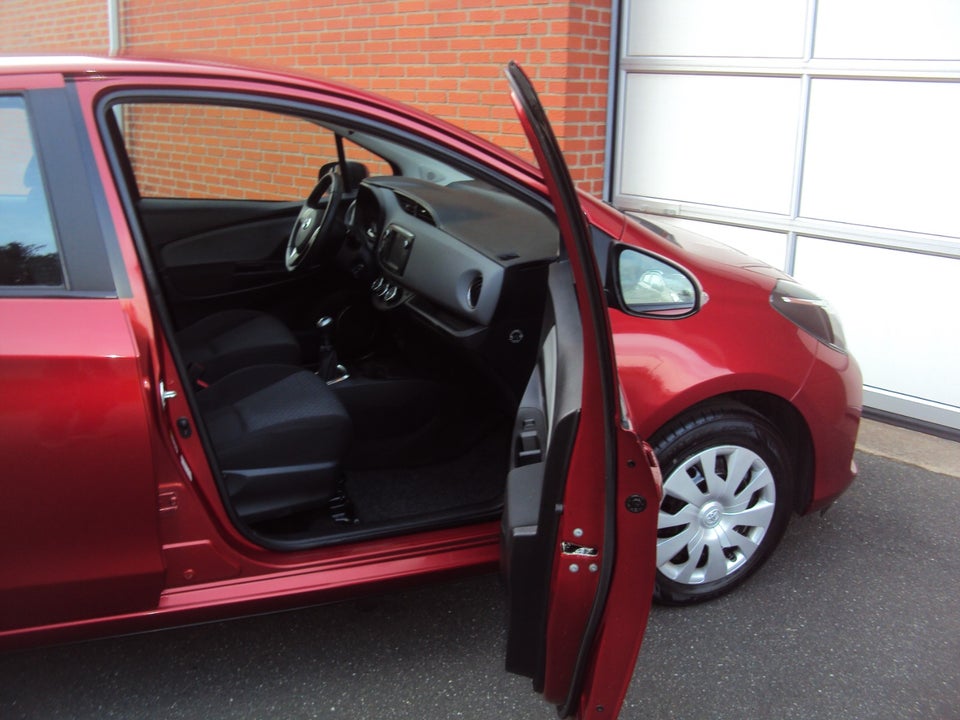 Toyota Yaris 1,0 VVT-i T2 5d