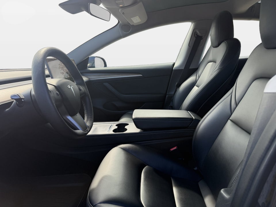 Tesla Model 3 Long Range AWD 4d