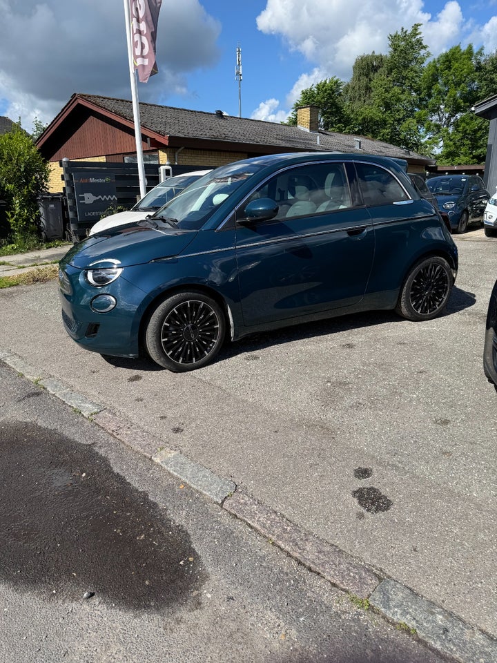 Fiat 500e 42 Icon Sky 3d