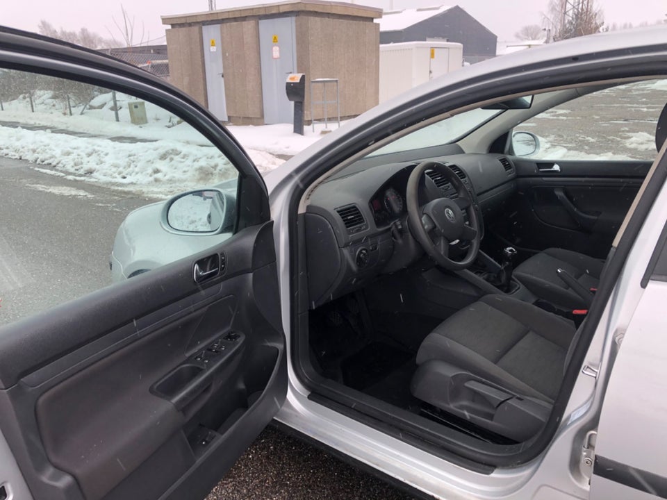 VW Golf V 1,6 Comfortline 5d