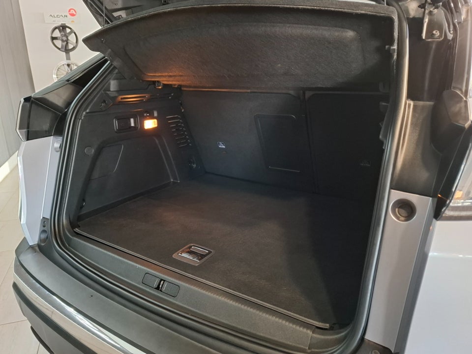 Peugeot 3008 1,6 Hybrid First Selection EAT8 5d