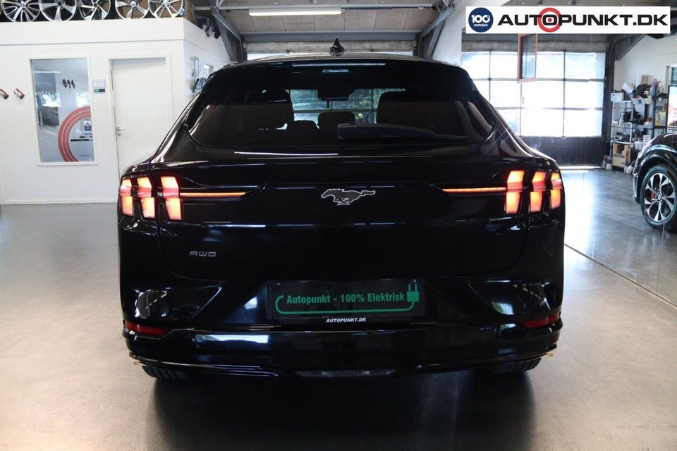 Ford Mustang Mach-E 70 Premium Standard Range AWD 5d