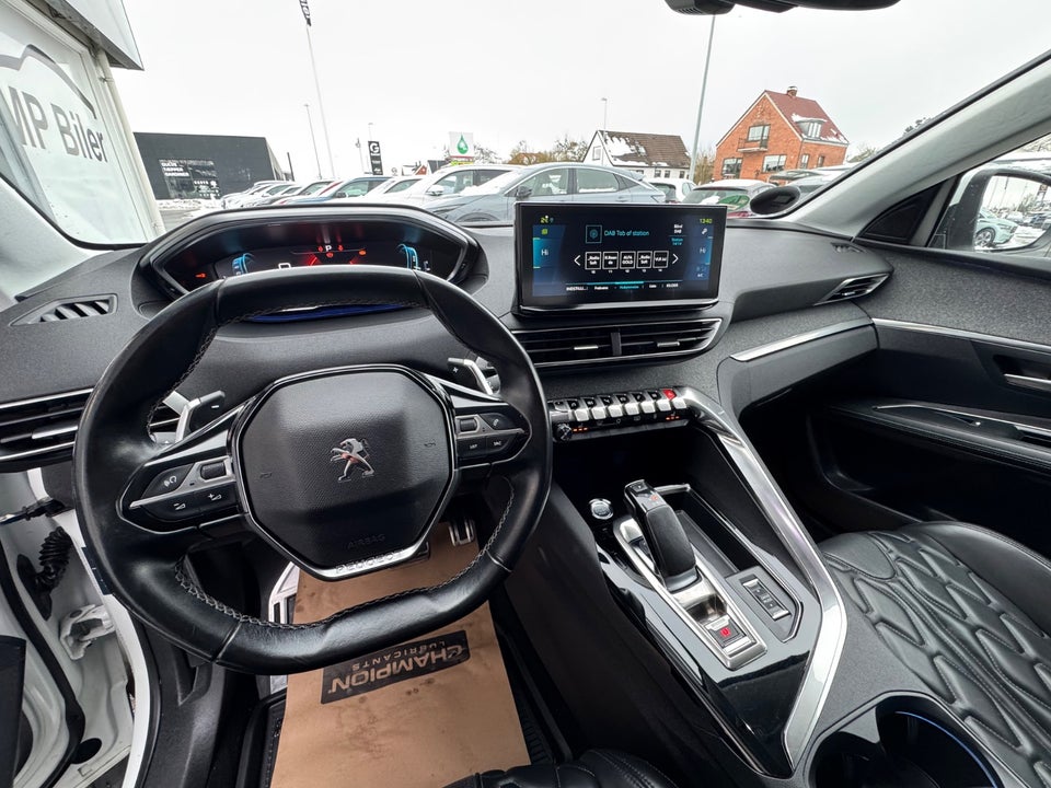 Peugeot 3008 1,6 Hybrid First Selection EAT8 5d