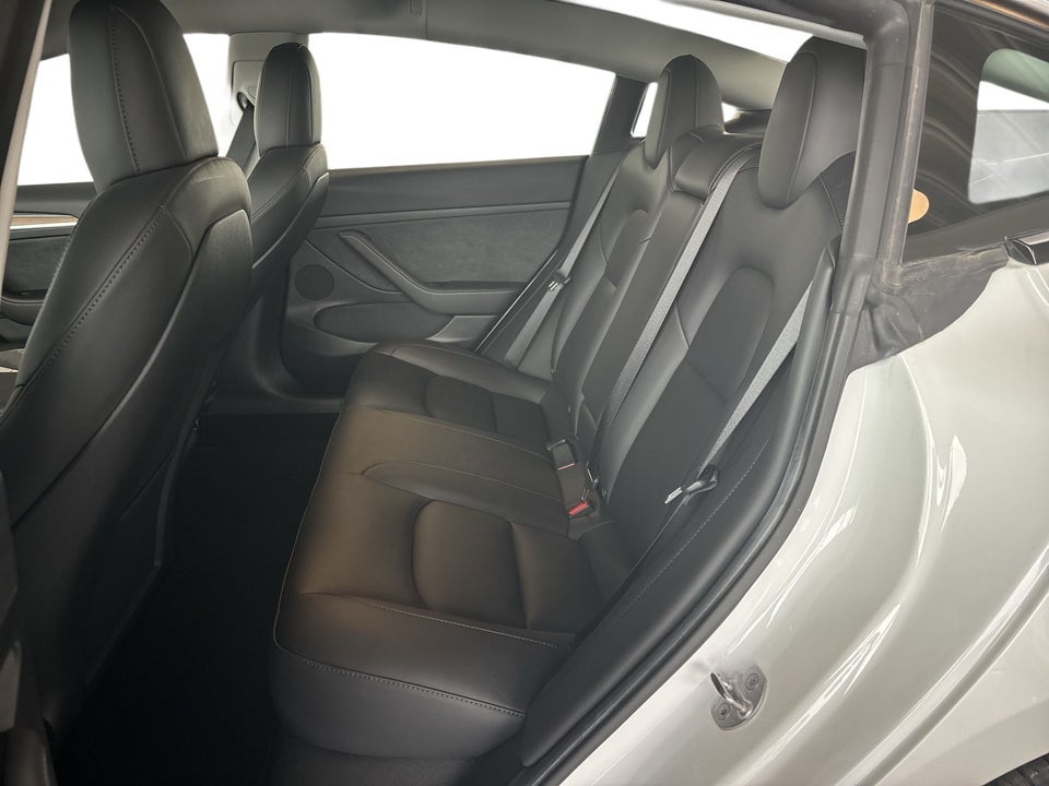 Tesla Model 3 Long Range AWD 4d