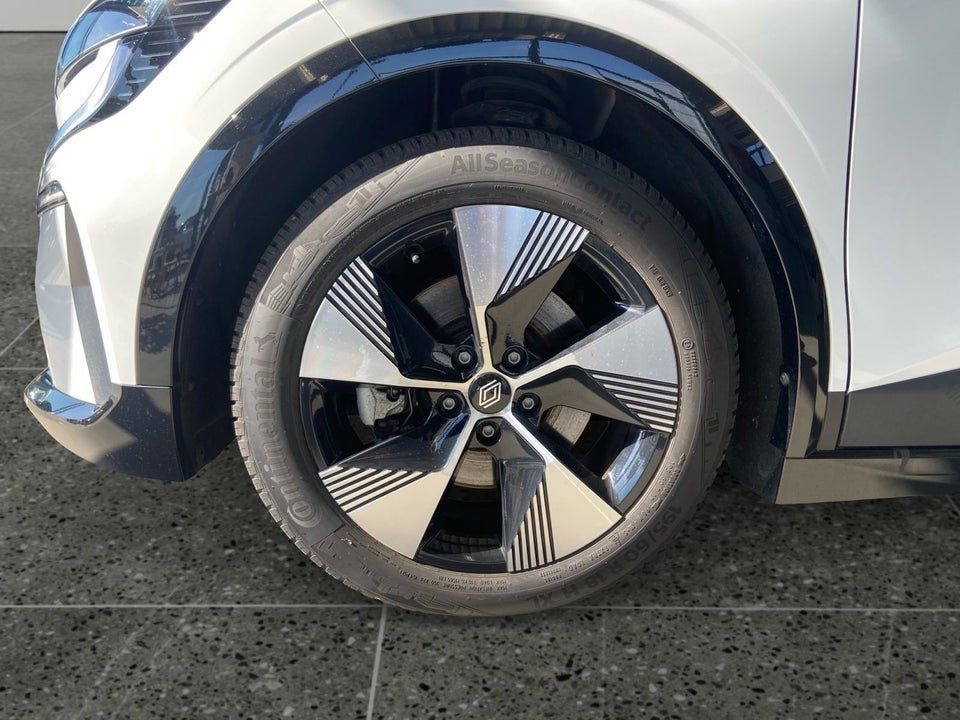 Renault Megane E-Tech 40 Equilibre 5d