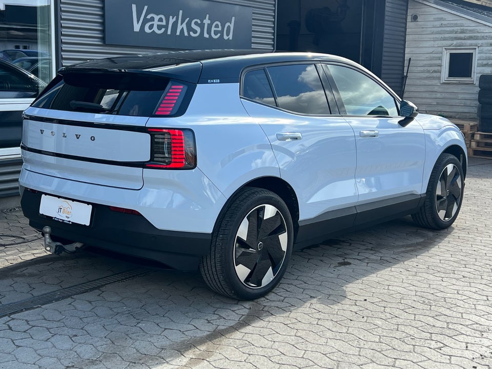 Volvo EX30 Extended Range Plus 5d