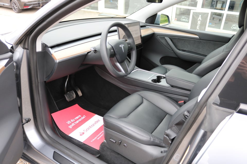 Tesla Model Y RWD 5d