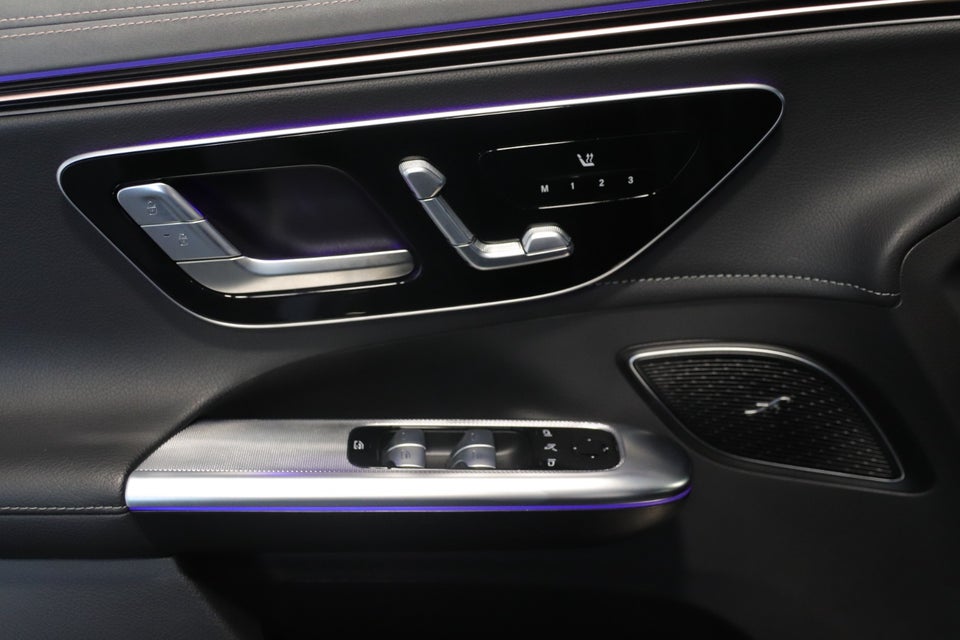 Mercedes EQE300 SUV Electric Art 5d