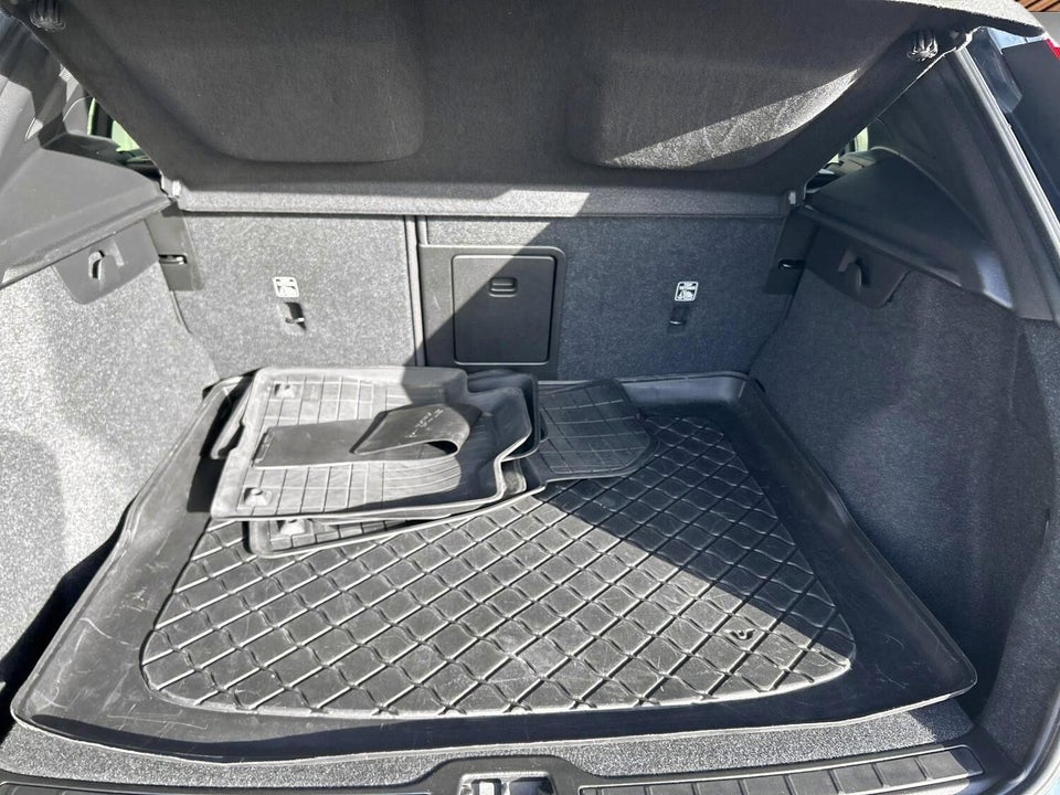 Volvo XC40 P8 ReCharge Twin Pro 5d