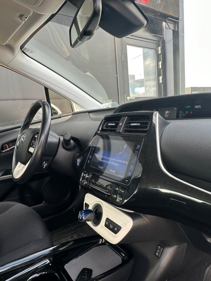 Toyota Prius 1,8 Plug-in Hybrid H3 MDS 5d