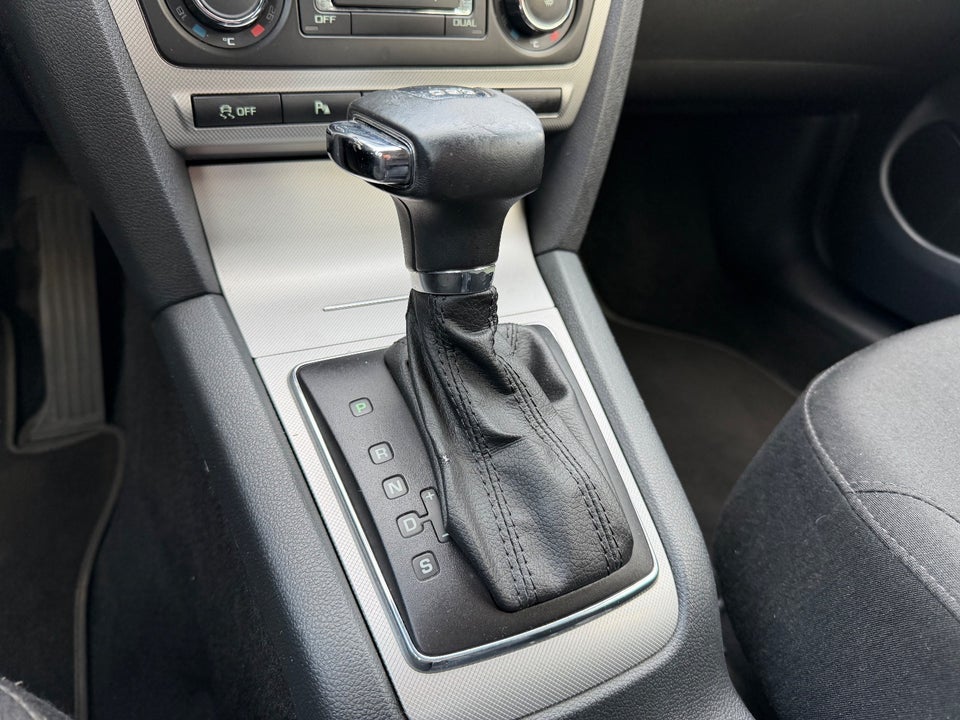 Skoda Octavia 1,6 TDi 105 Elegance DSG 5d