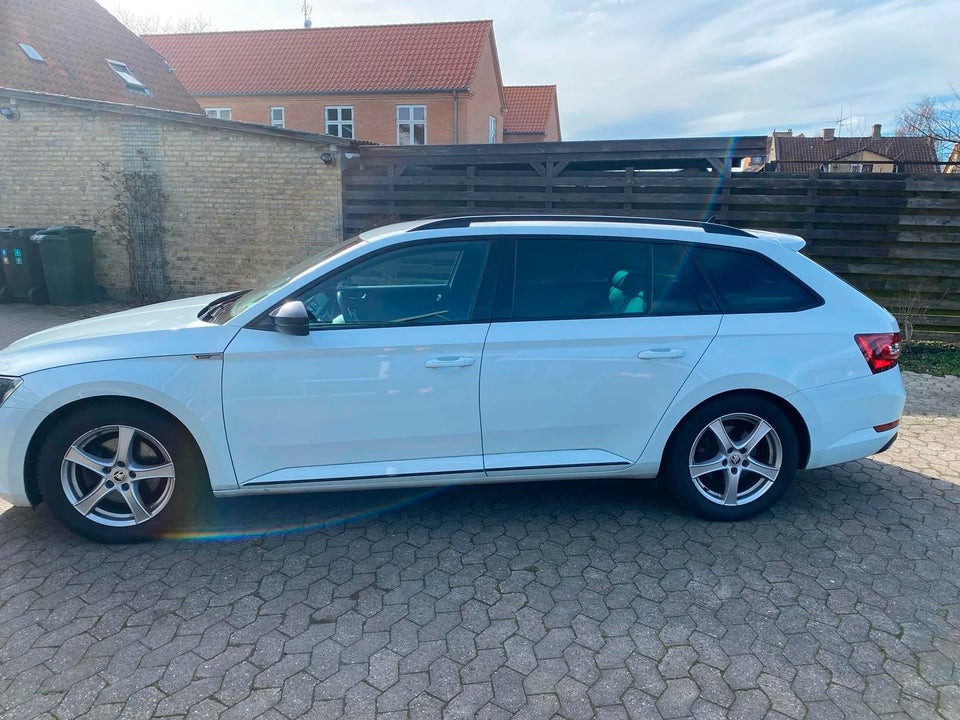 Skoda Superb 2,0 TDi 190 Sportline Combi DSG 5d