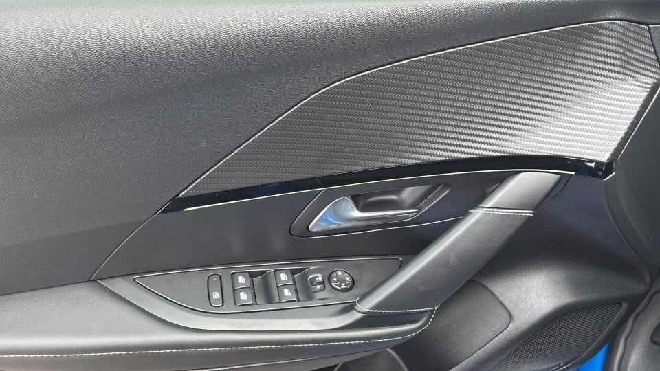 Peugeot e-208 50 GT Sky 5d