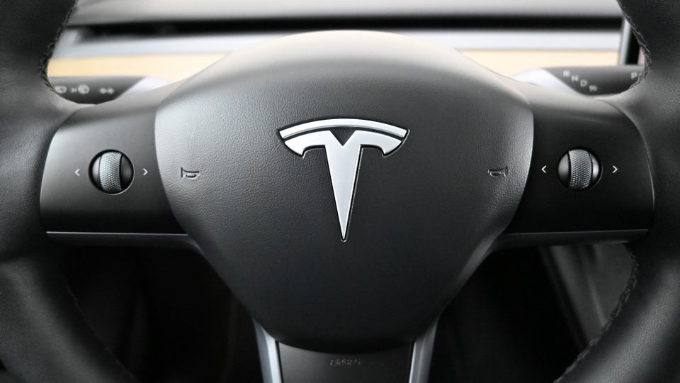 Tesla Model Y Long Range AWD 5d