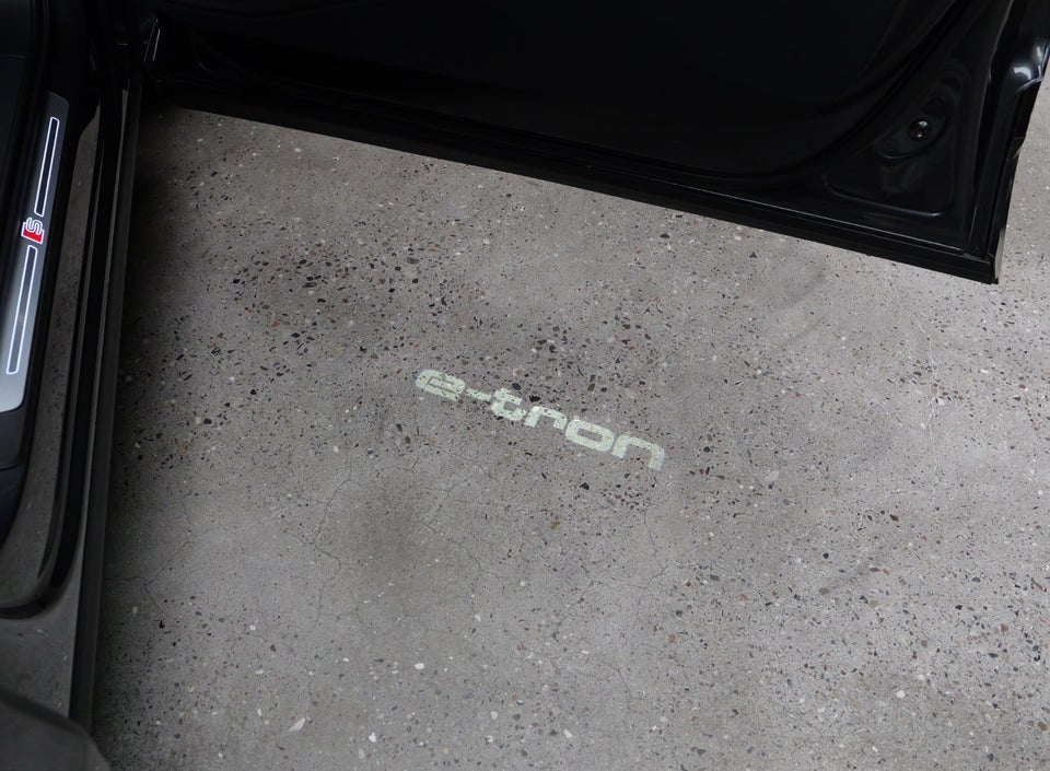 Audi e-tron 55 S-line Sportback quattro 5d