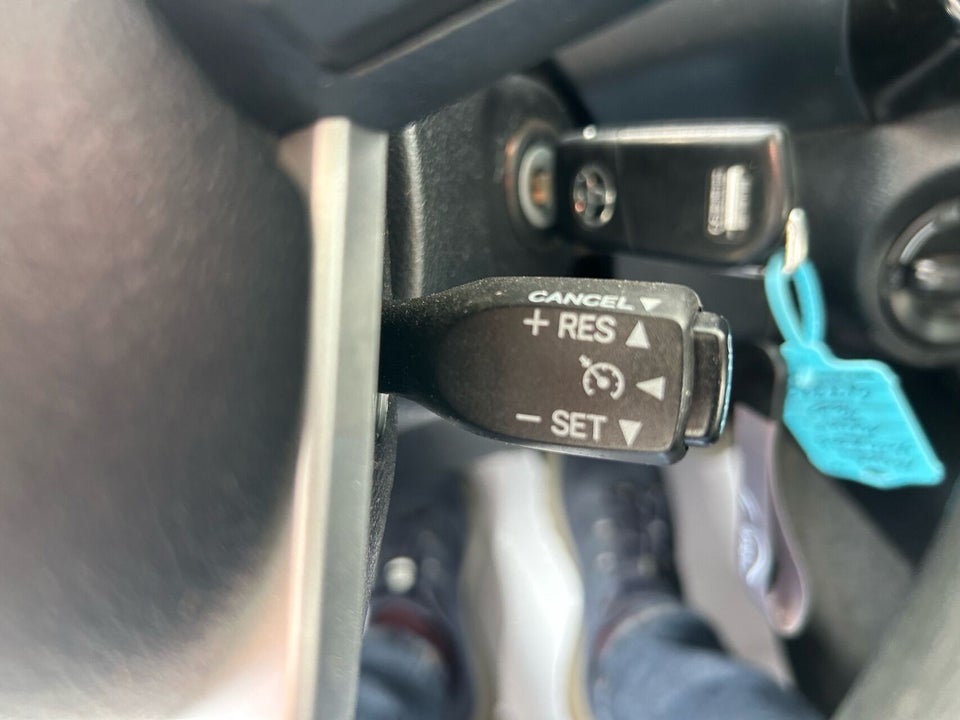 Toyota HiLux 2,4 D-4D 150 T1 Ex.Kab 2d