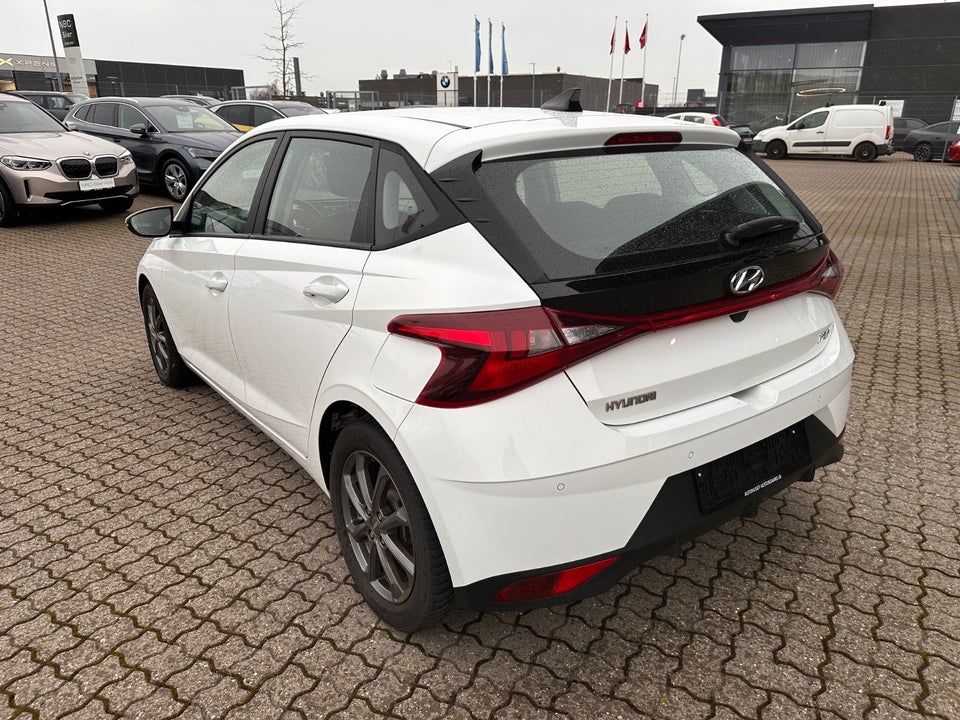 Hyundai i20 1,0 T-GDi Essential DCT 5d