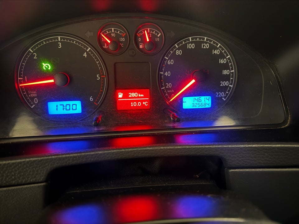 VW Multivan 2,5 TDi 130 Basis 7prs 5d