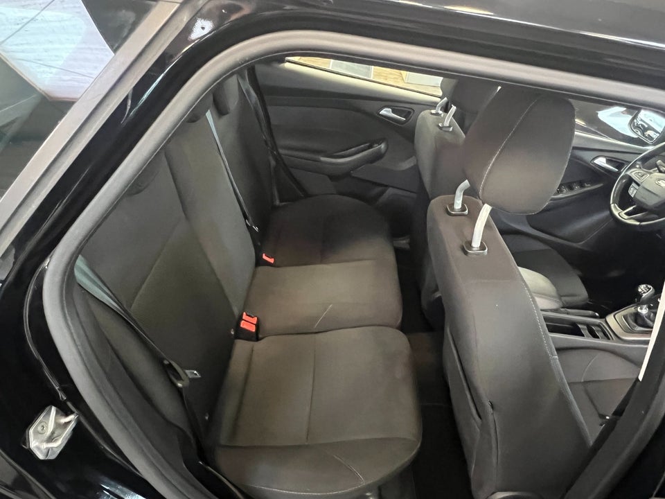 Ford Focus 1,0 SCTi 125 Business stc. 5d