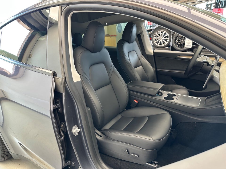 Tesla Model Y RWD 5d