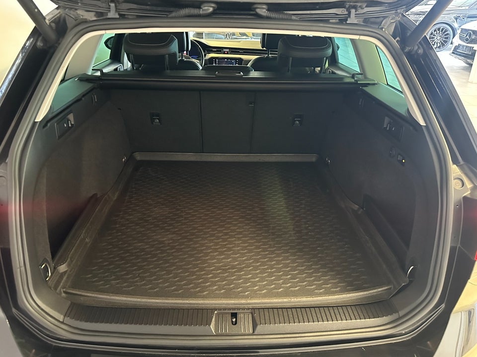 VW Passat 2,0 TDi 150 Elegance+ Variant DSG 5d