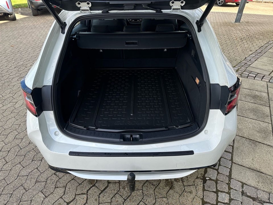 Toyota Corolla 2,0 Hybrid H3 Smart Touring Sports MDS 5d