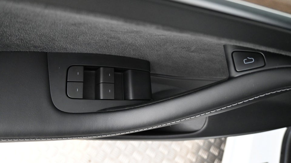 Tesla Model 3 Long Range AWD 4d