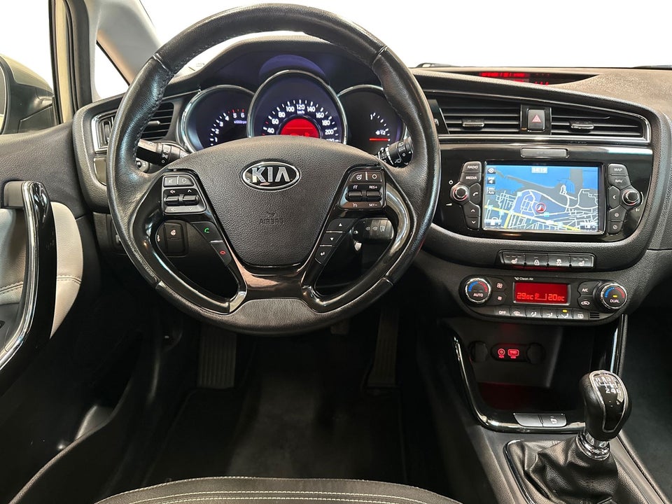 Kia Ceed 1,6 CRDi 136 Attraction SW 5d