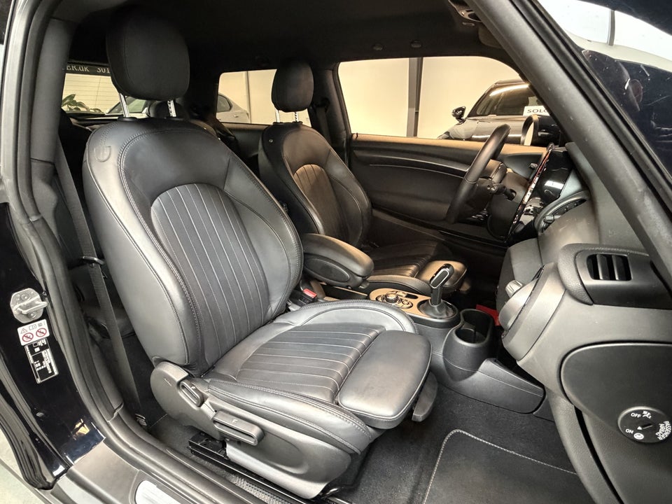 MINI Cooper SE Yours Trim 3d