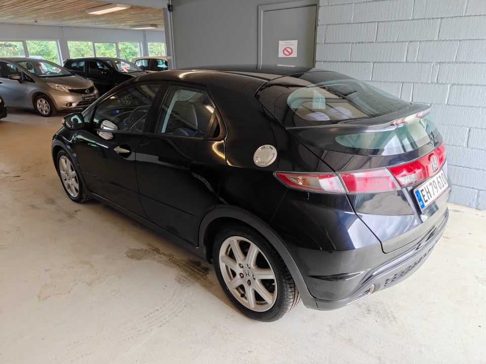 Honda Civic 1,8 Sport 5d